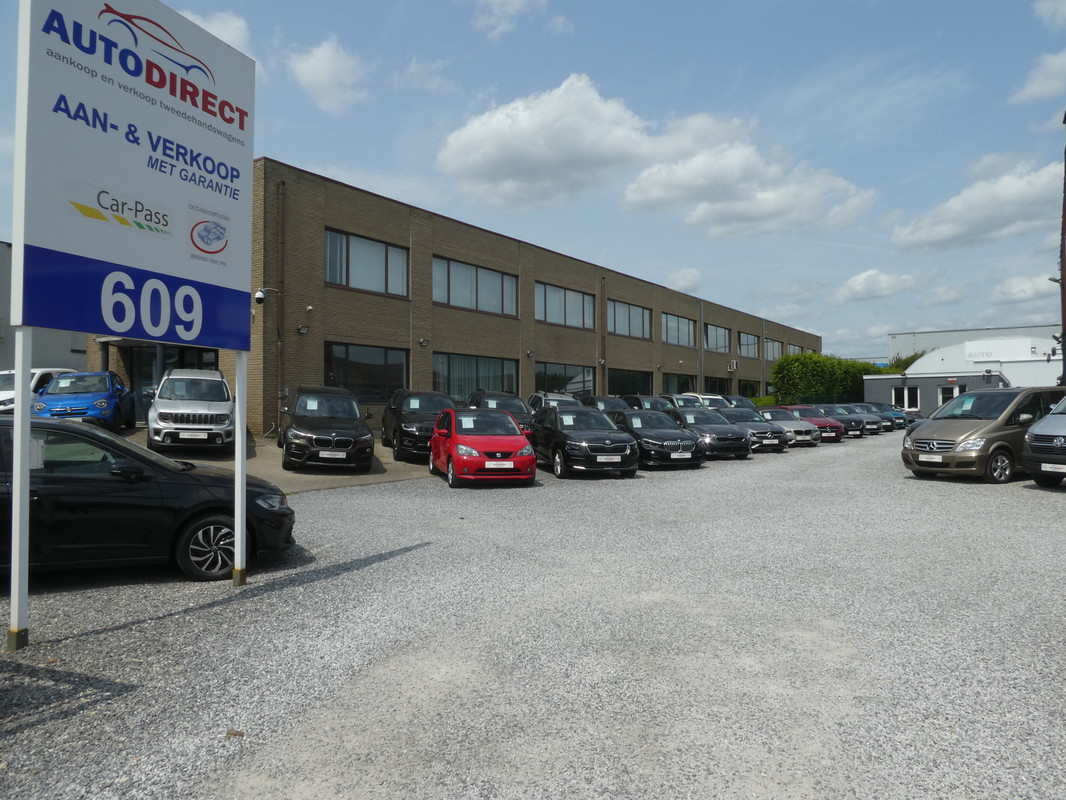 Garage Autodirect Zaventem — parking et façade
